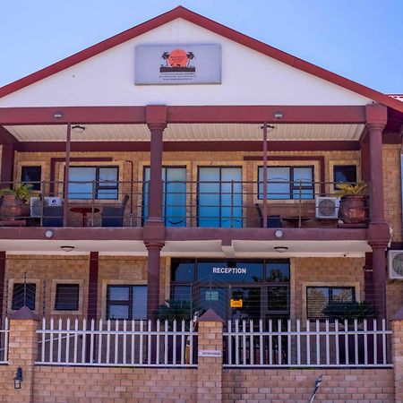 Road House Guest House Omuthiya Экстерьер фото