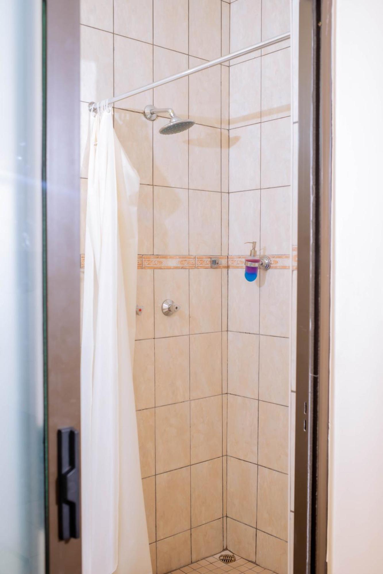 Road House Guest House Omuthiya Экстерьер фото