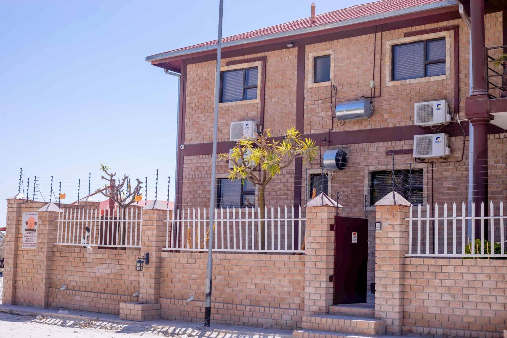 Road House Guest House Omuthiya Экстерьер фото